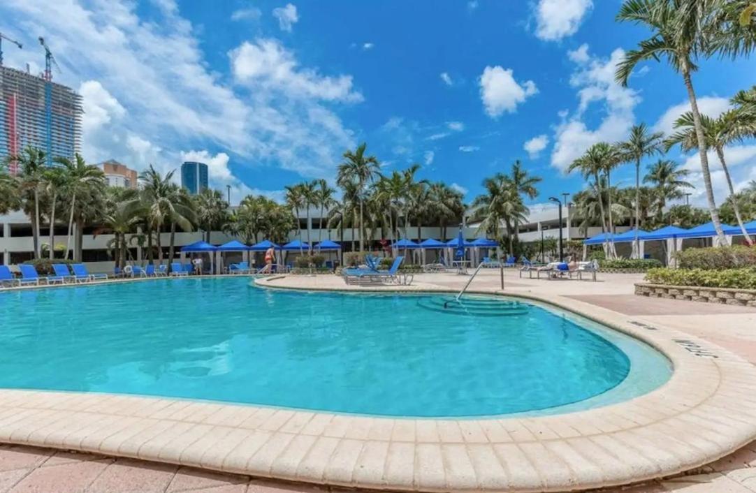 Beautiful Apartment Steps Away From The Beach Miami Beach Exterior photo