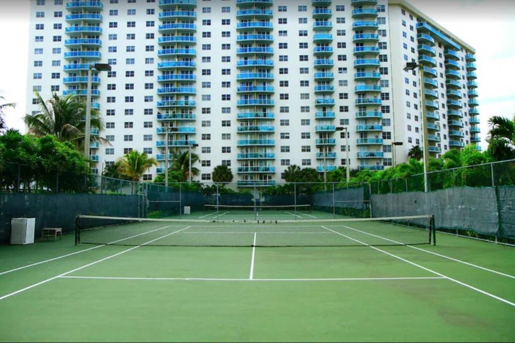 Beautiful Apartment Steps Away From The Beach Miami Beach Exterior photo